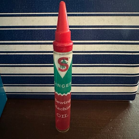 Vintage Singer accessories touch and sew model 648 - Picture 7 of 7